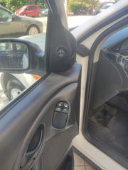 Ford Focus 2001 TREND 3D-thumb-3