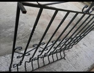 Σιδεριές παραθύρων από μασίφ σίδερο