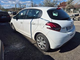 Peugeot 208 2016-thumb-2