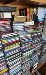 Δίσκοι βινυλίου, cd, κασέτες, VHS