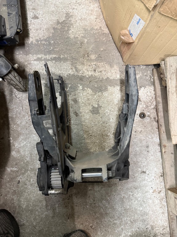 Ψαλίδι πίσω YAMAHA T-MAX 530. 560
