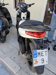 Piaggio Carnaby 300 2010 Carnaby 300-thumb-1