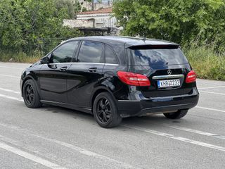 Mercedes-Benz B 200 2014-thumb-10