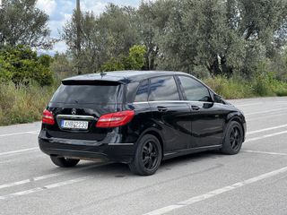 Mercedes-Benz B 200 2014-thumb-11