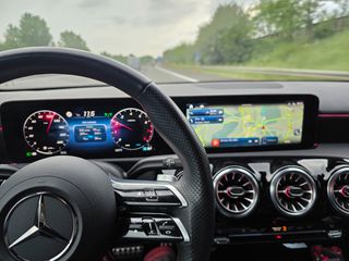 Mercedes-Benz A 180 2024 AMG LINE FACE LIFT-thumb-33