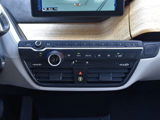 Bmw i3 2014 (i3 REX Comfort Pack Panorama)-thumb-22