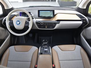 Bmw i3 2014 (i3 REX Comfort Pack Panorama)-thumb-17