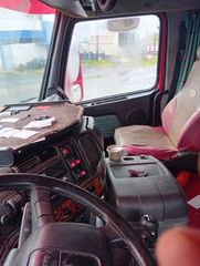 Volvo 2001 FH520 8x4-thumb-12