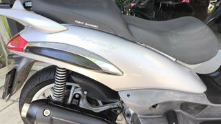 Piaggio Beverly 250 2004-thumb-5