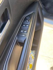 Peugeot 3008 2018-thumb-9