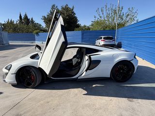 McLaren 570S 2017-thumb-3
