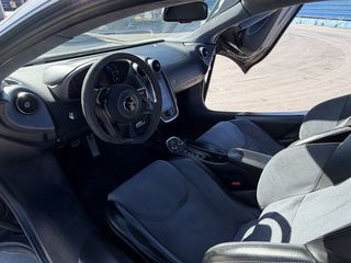 McLaren 570S 2017-thumb-5