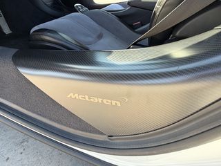McLaren 570S 2017-thumb-6