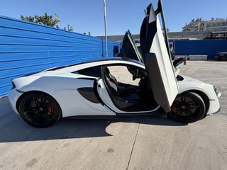 McLaren 570S 2017-thumb-11
