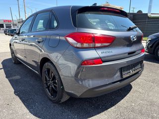 Hyundai i 30 2018 1400cc CAMERA NAVIGATION FULL BOOKSERVISE!-thumb-4