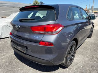 Hyundai i 30 2018 1400cc CAMERA NAVIGATION FULL BOOKSERVISE!-thumb-5