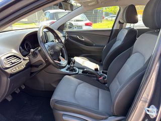 Hyundai i 30 2018 1400cc CAMERA NAVIGATION FULL BOOKSERVISE!-thumb-12