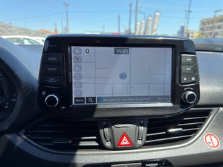 Hyundai i 30 2018 1400cc CAMERA NAVIGATION FULL BOOKSERVISE!-thumb-14