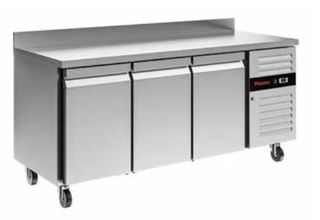 ΠΡΟΣΦΟΡΑ!!! KARAMCO GN3200TN (179,5x70x86cm - 3 Πόρτες - 217Watt/230V / +2°C +8°C - Ενεργ. Κλάση: A) Inox Ψυγείο Πάγκος GN 1/1 με Πανωσήκωμα