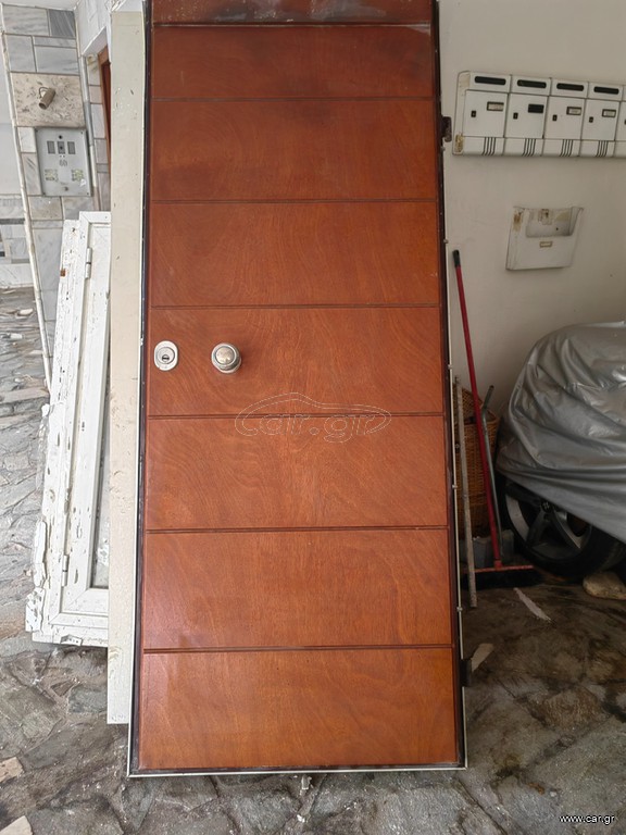 πορτα θωρακισμενη
