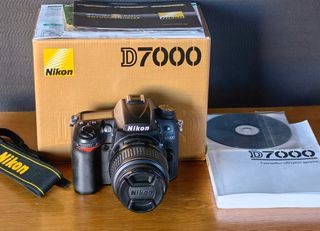 Nikon D7000 με φακό 18-55
