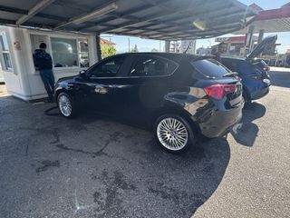 Alfa Romeo Giulietta 2012 AUTOMATIC-thumb-2