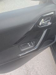 Peugeot 208 2017 Style-thumb-18