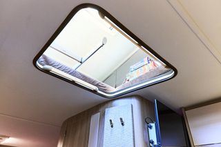 Lmc 2021 CRUISER V 646 G-thumb-10