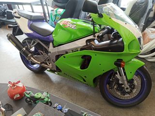 Kawasaki ZX-7R Ninja 1996-thumb-7