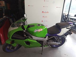 Kawasaki ZX-7R Ninja 1996-thumb-1
