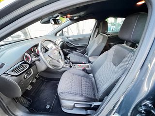 Opel Astra 2016-thumb-12