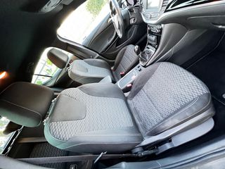Opel Astra 2016-thumb-19