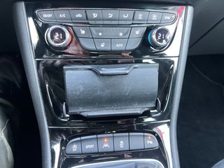 Opel Astra 2016-thumb-25