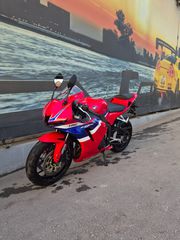 Honda CBR 600RR 2025-thumb-1
