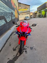 Honda CBR 600RR 2025-thumb-3