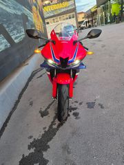 Honda CBR 600RR 2025-thumb-6