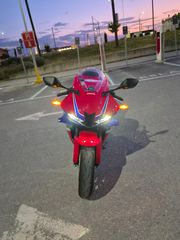 Honda CBR 600RR 2025-thumb-9