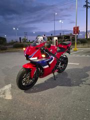 Honda CBR 600RR 2025-thumb-10