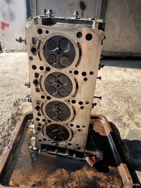 Om651 Κεφαλη γεματη
