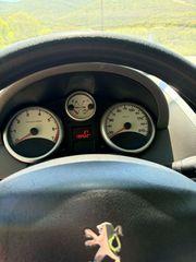 Peugeot 207 2008-thumb-6