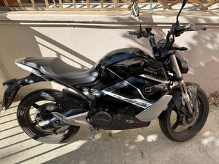 Super Soco TS Street Hunter 2025 PRO (2 μπαταρίες)