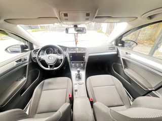 Volkswagen Golf 2018-thumb-10