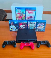 PLAY STATION 4