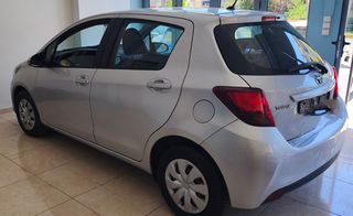 Toyota Yaris 2016-thumb-1
