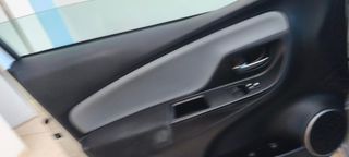 Toyota Yaris 2016-thumb-11