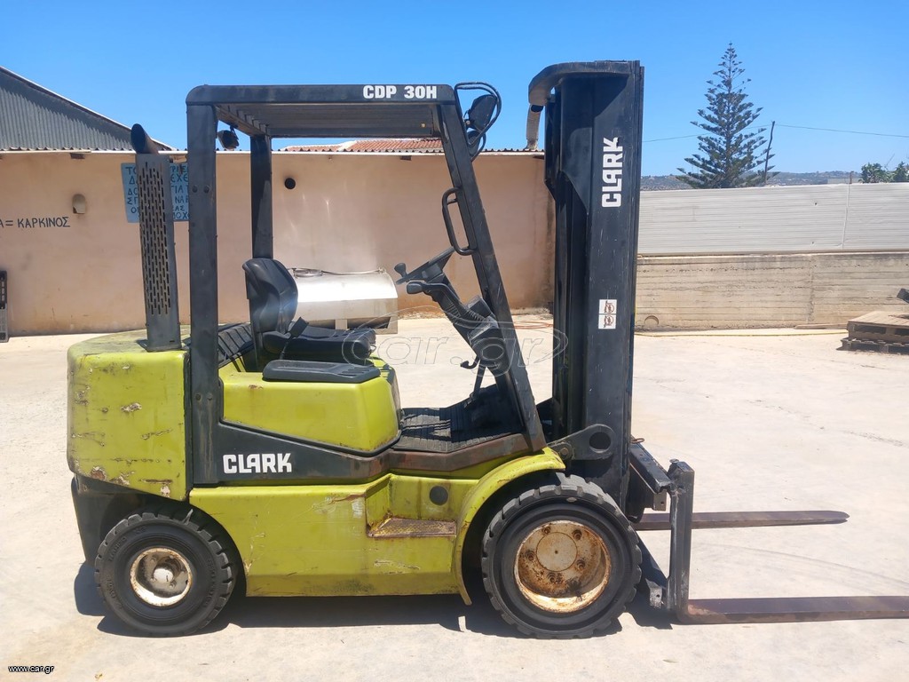 Clark 2001 Clark CDP 30H 3t Diesel Triplex – 840 ώρες