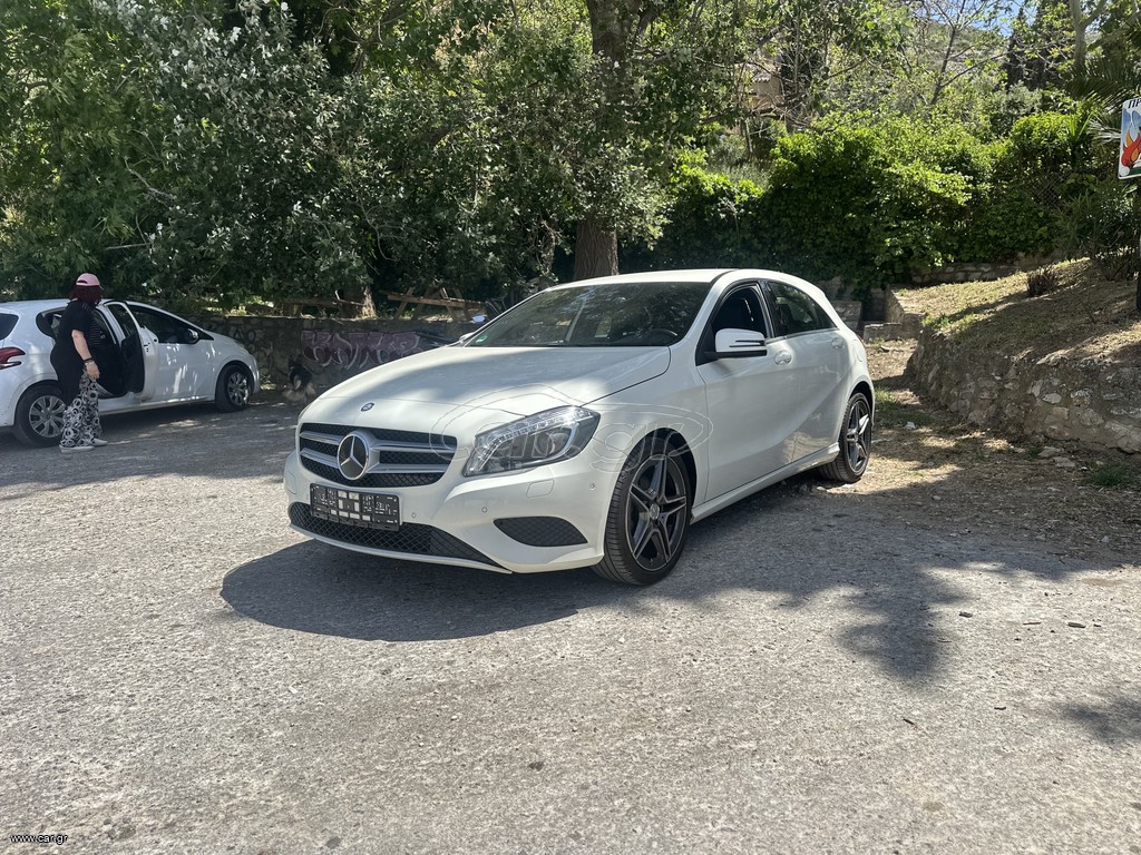 Mercedes-Benz A 180 2015 blue. Efficiency