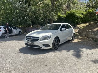 Mercedes-Benz A 180 2015 blue. Efficiency