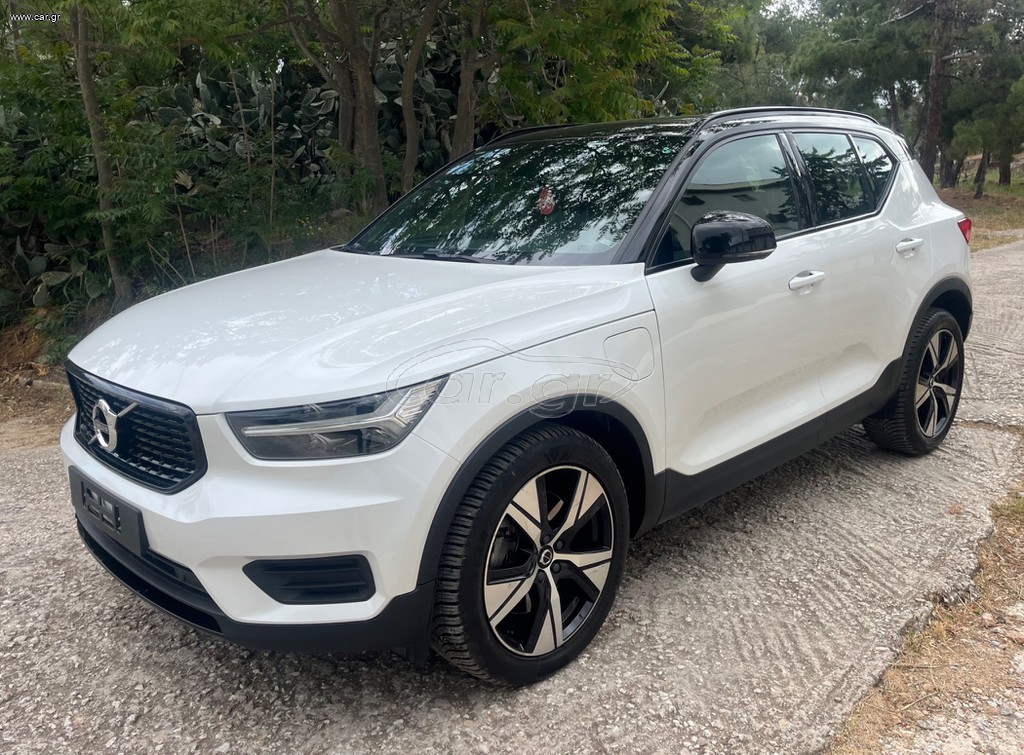 Volvo XC40 2021 T4 1.5L 211HP RECHARGE R-DESIGN PANORAMA