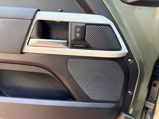Land Rover Defender 2021 D240 SE 110 360/Meridian-thumb-21